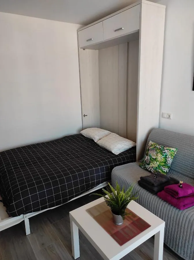 Estudio Recien Reformado En Primera Linea De Playa Apartment Benalmadena Spain